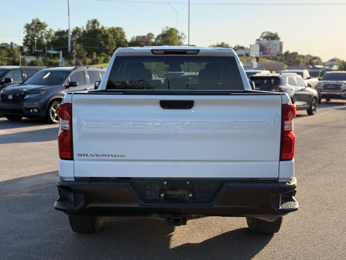 View vehicle photo 6