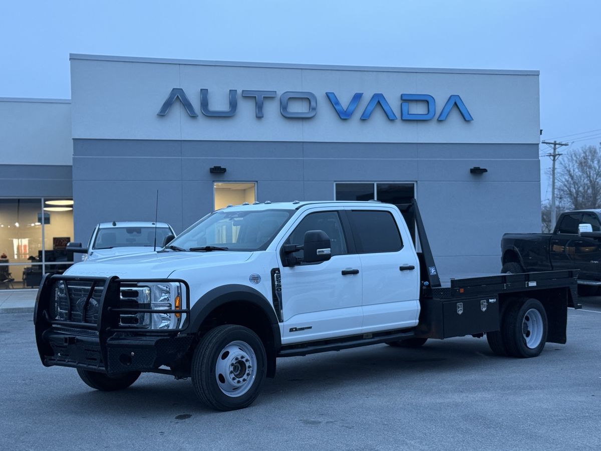 2023 Ford F-550 Super Duty Chassis Cab XL's photo