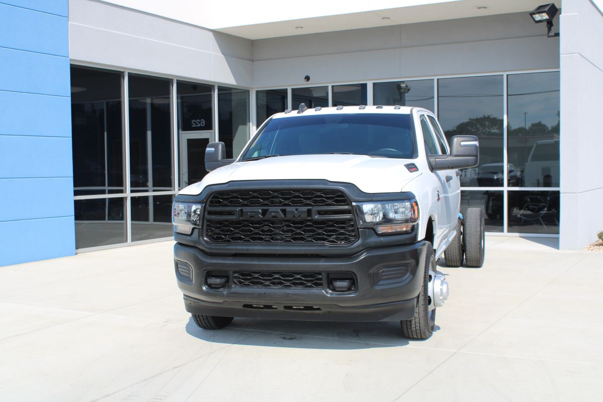 2023 RAM Ram 3500 Chassis Cab Tradesman's photo
